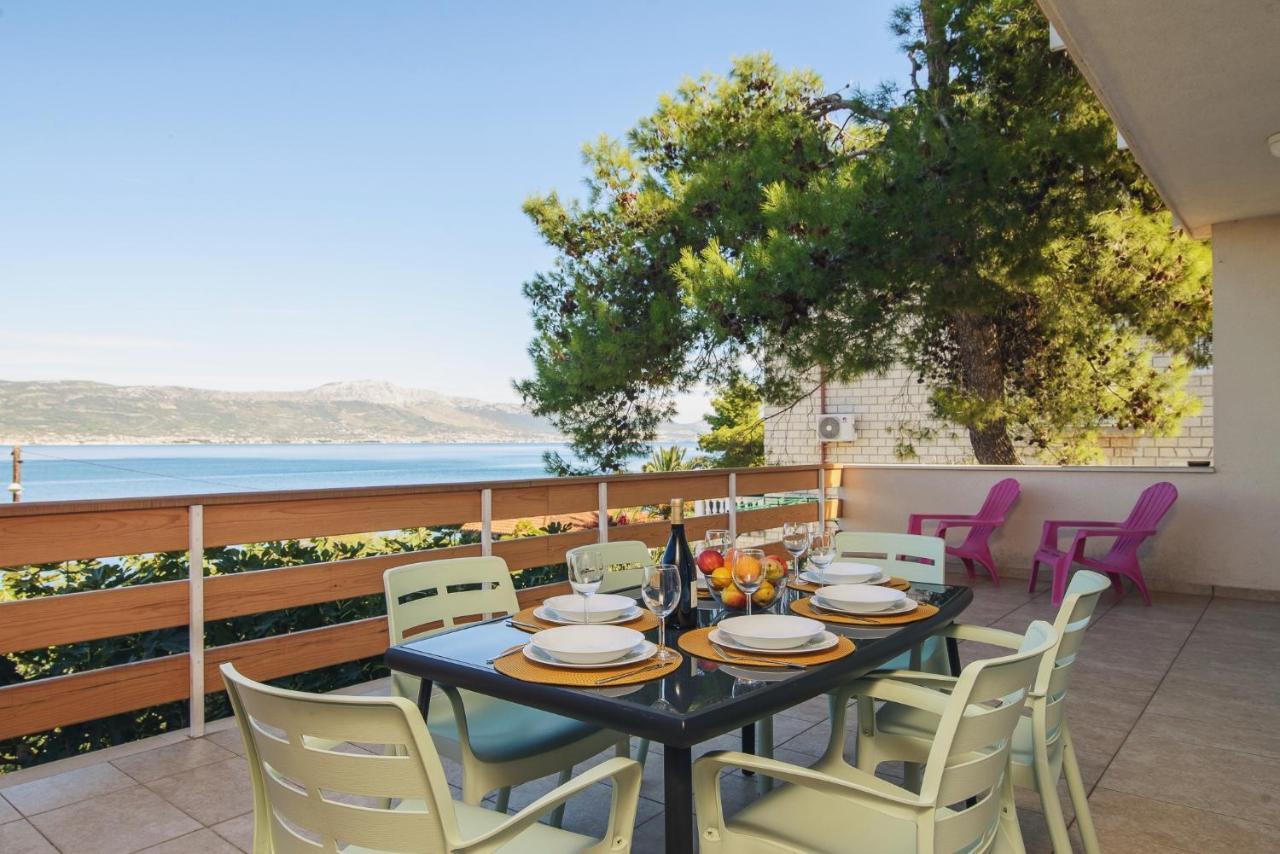 Villa Bua - Beautiful Seafront Apartments Trogir Exterior photo