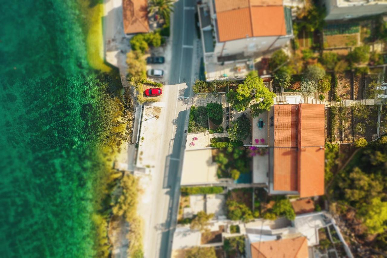 Villa Bua - Beautiful Seafront Apartments Trogir Exterior photo