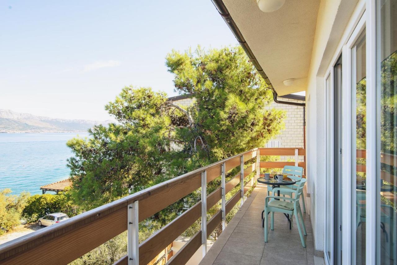Villa Bua - Beautiful Seafront Apartments Trogir Exterior photo