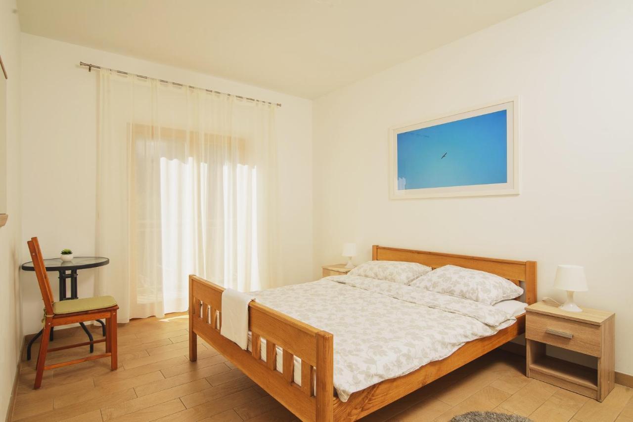 Villa Bua - Beautiful Seafront Apartments Trogir Exterior photo